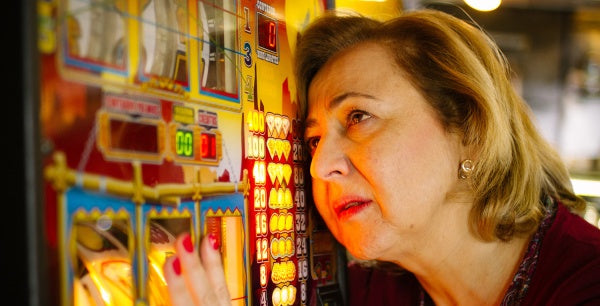 El Bar - Frühstück mit Leiche (DVD) – Bild 3– JETZT KAUFEN BEI GLACIER GAMES .at