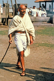 Gandhi (Deluxe Edition, 2 DVDs) – Bild 6– JETZT KAUFEN BEI GLACIER GAMES .at