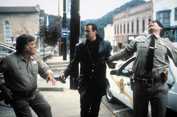 Steven Seagal: Actionstar (5 Blu-rays) – Bild 3– JETZT KAUFEN BEI GLACIER GAMES .at