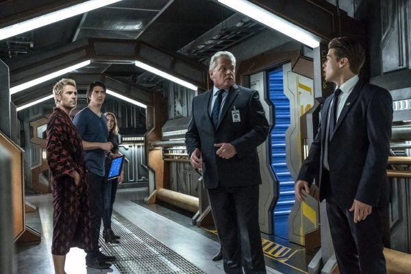DC's Legends of Tomorrow: Die komplette 4. Staffel (Blu-ray) – Bild 2– JETZT KAUFEN BEI GLACIER GAMES .at