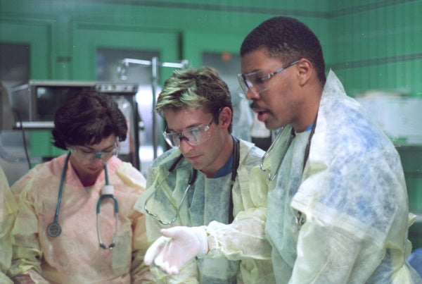 E.R. - Emergency Room: Die komplette 2. Staffel (DVD) – Bild 4– JETZT KAUFEN BEI GLACIER GAMES .at