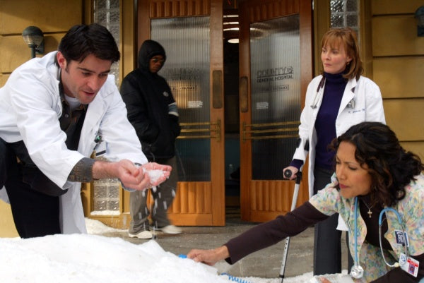 E.R. - Emergency Room: Die komplette 9. Staffel (DVD) – Bild 3– JETZT KAUFEN BEI GLACIER GAMES .at