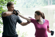Legacies: Die komplette 1. Staffel (DVD) – Bild 3– JETZT KAUFEN BEI GLACIER GAMES .at