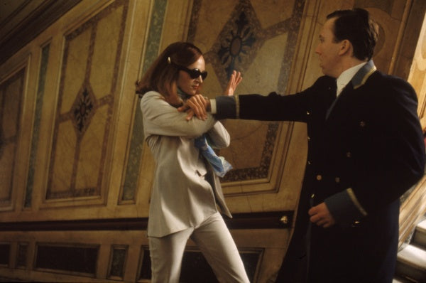 Mit Schirm, Charme und Melone (Blu-ray) – Bild 2– JETZT KAUFEN BEI GLACIER GAMES .at