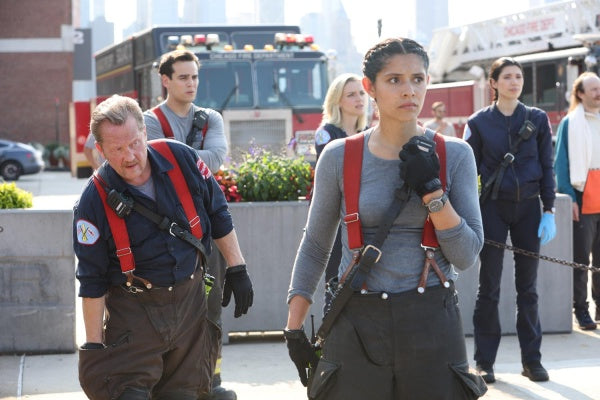 Chicago Fire: Staffel 10 (DVD) – Bild 2– JETZT KAUFEN BEI GLACIER GAMES .at