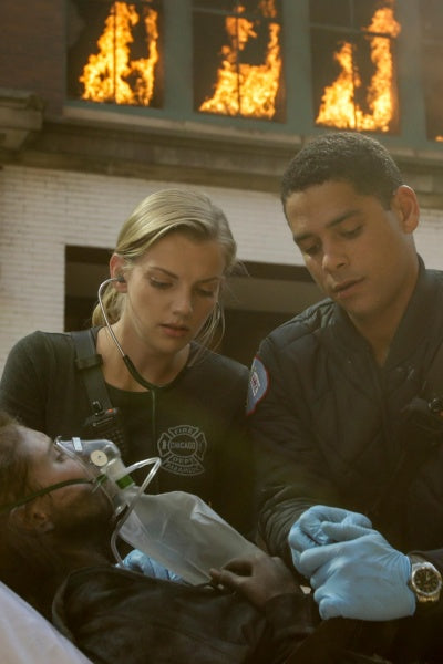 Chicago Fire: Staffel 3 (Blu-ray) – Bild 2– JETZT KAUFEN BEI GLACIER GAMES .at